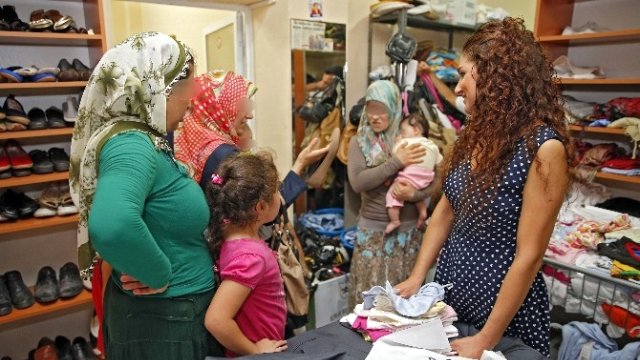 konak-bizim-magaza-2 Konak'taki Bizim Mağaza Bağışlarınızı Bekliyor