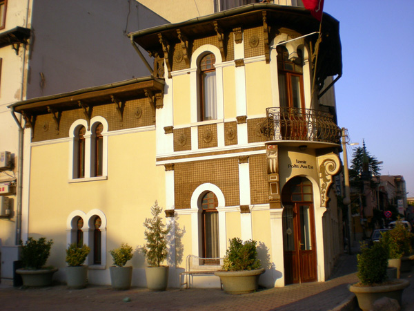 201605191704303836-2 İzmir Eski Polis Karakolları