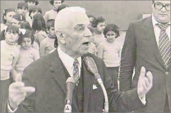 yangin-yeri-imeceyle-fuar-oldu-1502989064494-2 Yangın yeri imeceyle fuar oldu